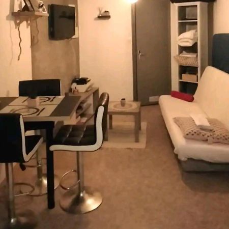 Charmant Studio Lägenhet Tarascon-sur-Ariège Exteriör bild